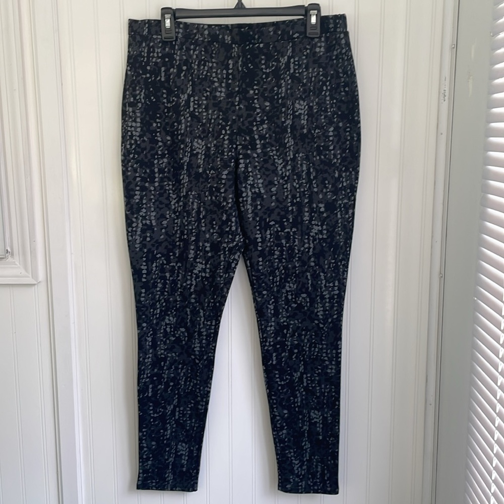 Workshop Republic Clothing Women Gray and Black Geometric Design Leggings NWT XL